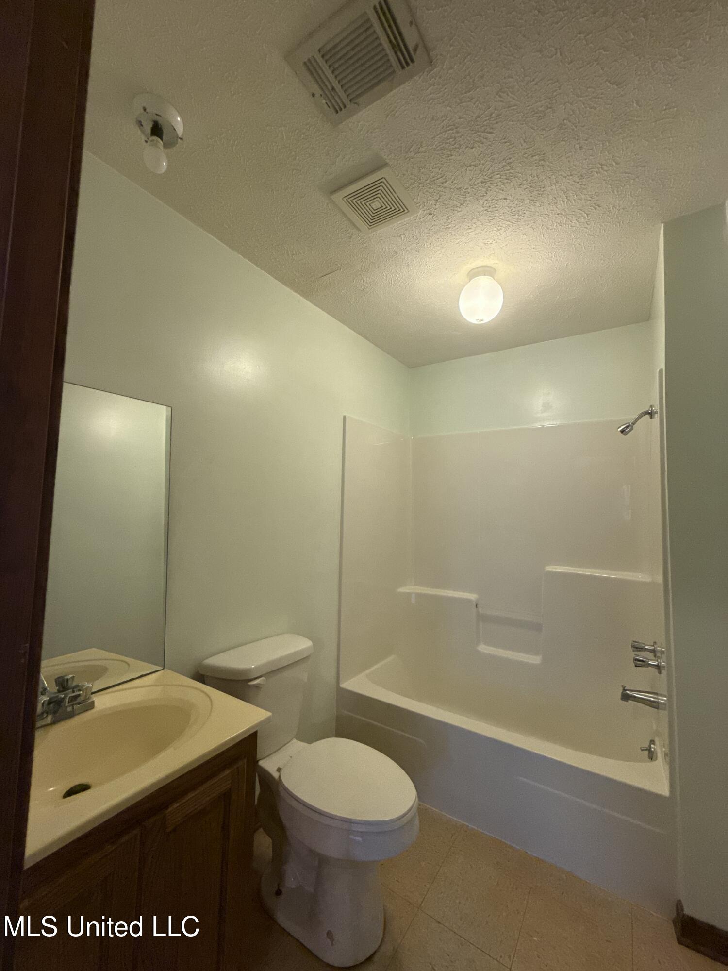 12 Minerva Road Property Photo 18