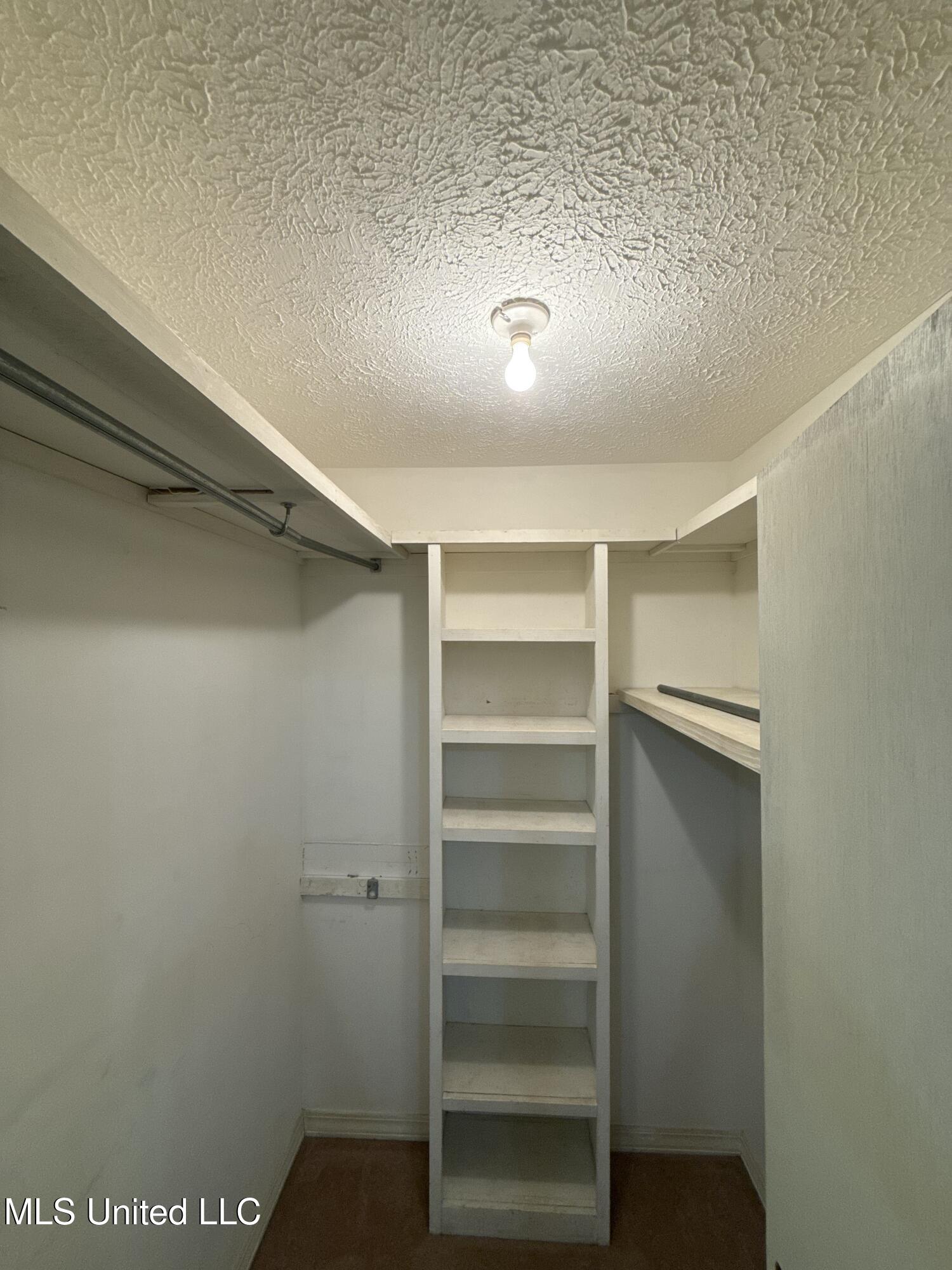 12 Minerva Road Property Photo 35