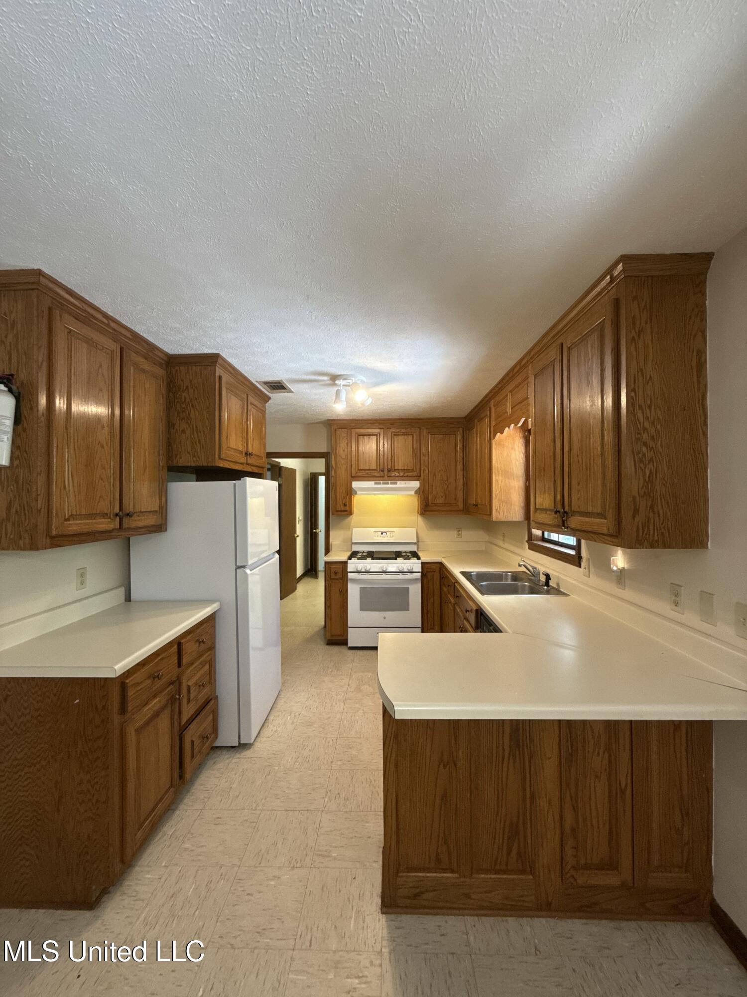 12 Minerva Road Property Photo 40
