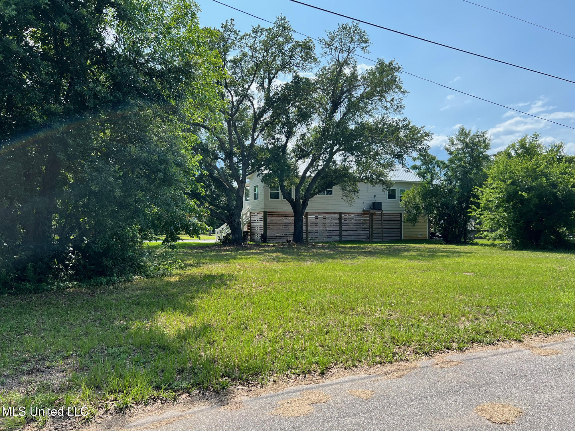 205 Magnolia Avenue Property Photo 3