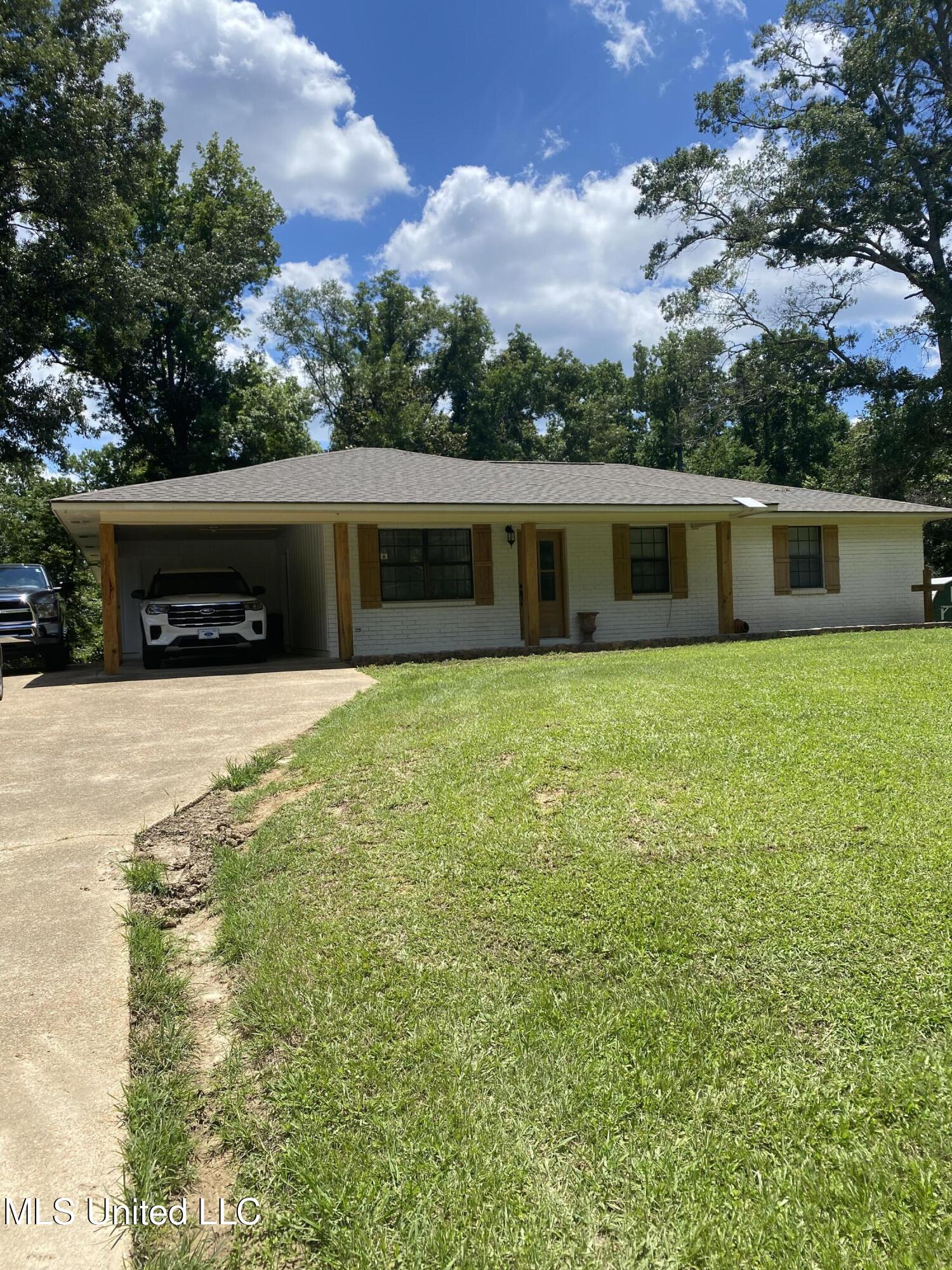 64 Ogden Road Property Photo 4