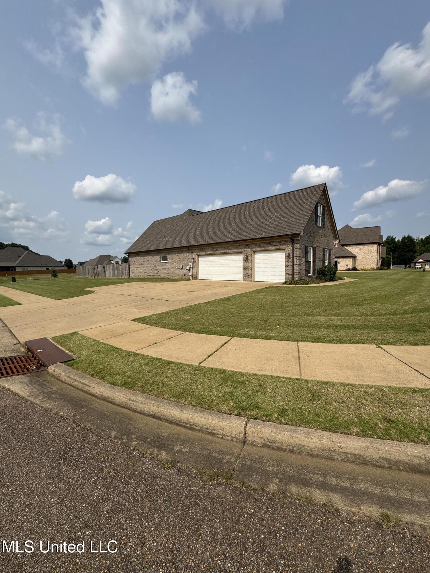 1406 Koby Lane Property Photo 4