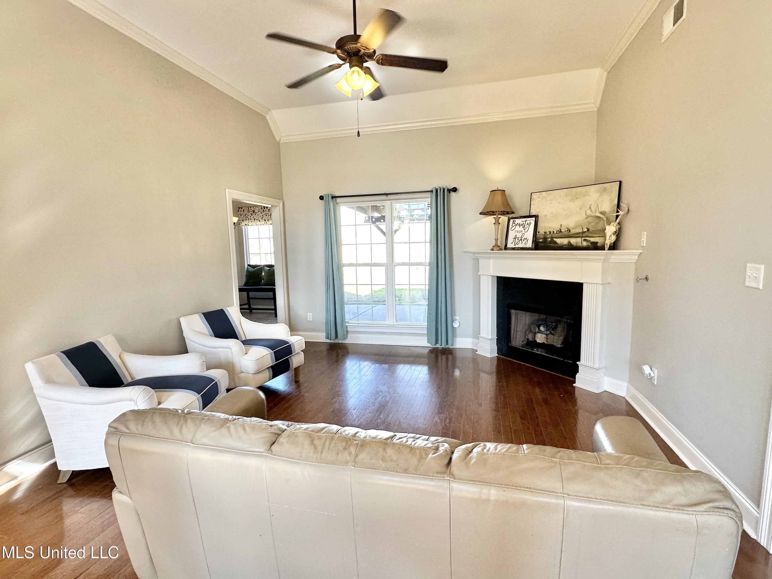 1406 Koby Lane Property Photo 6