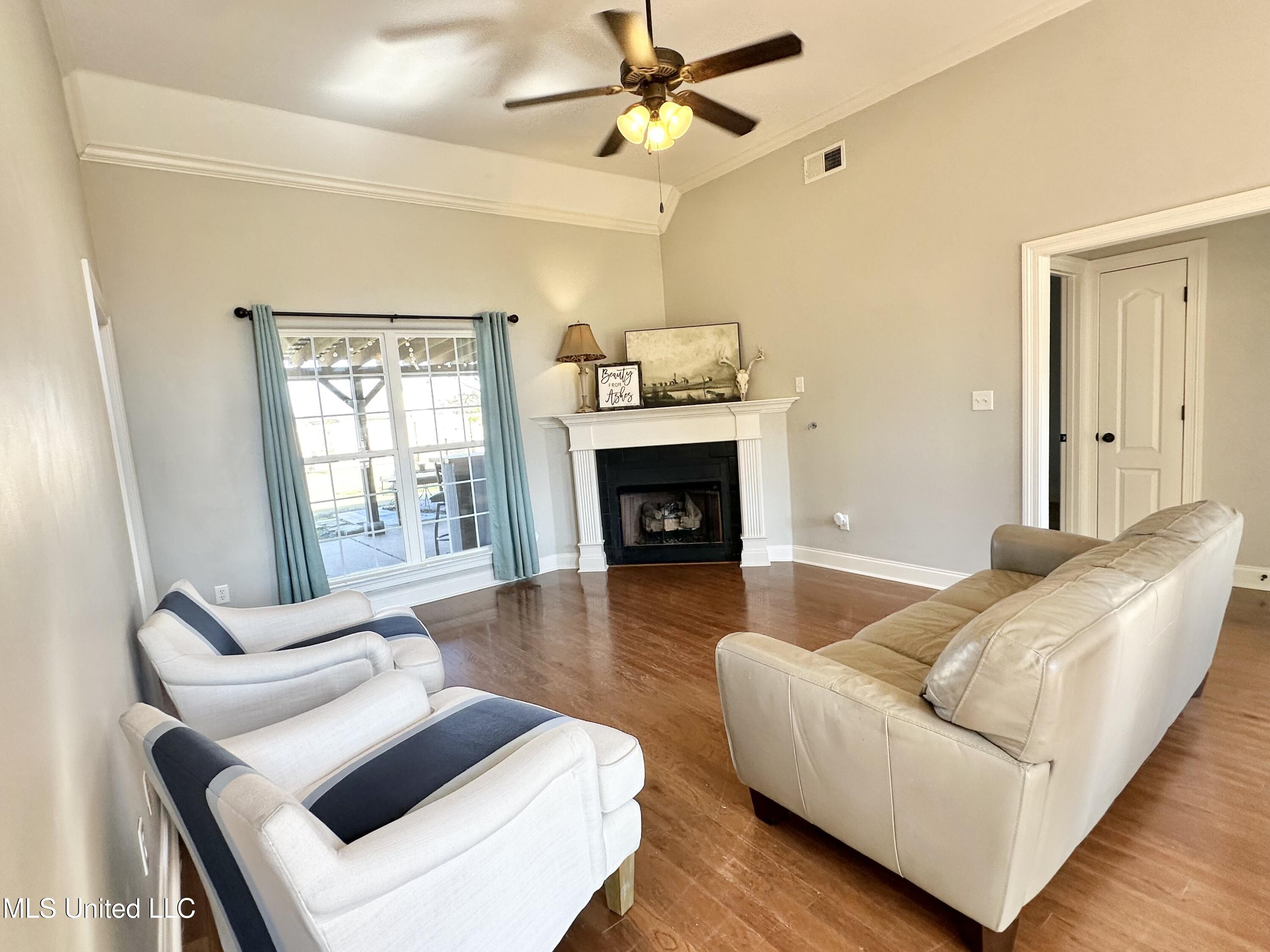 1406 Koby Lane Property Photo 7