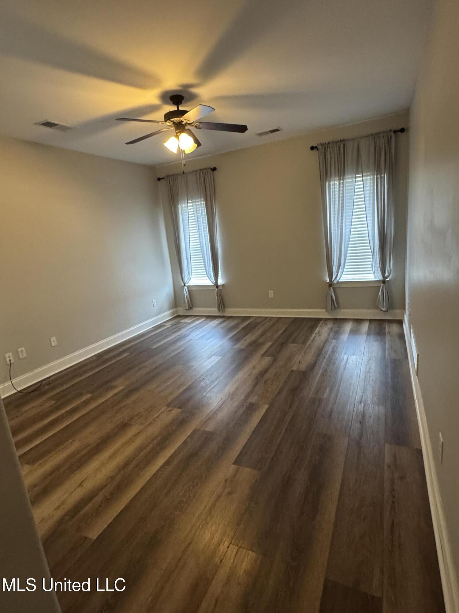 1406 Koby Lane Property Photo 10