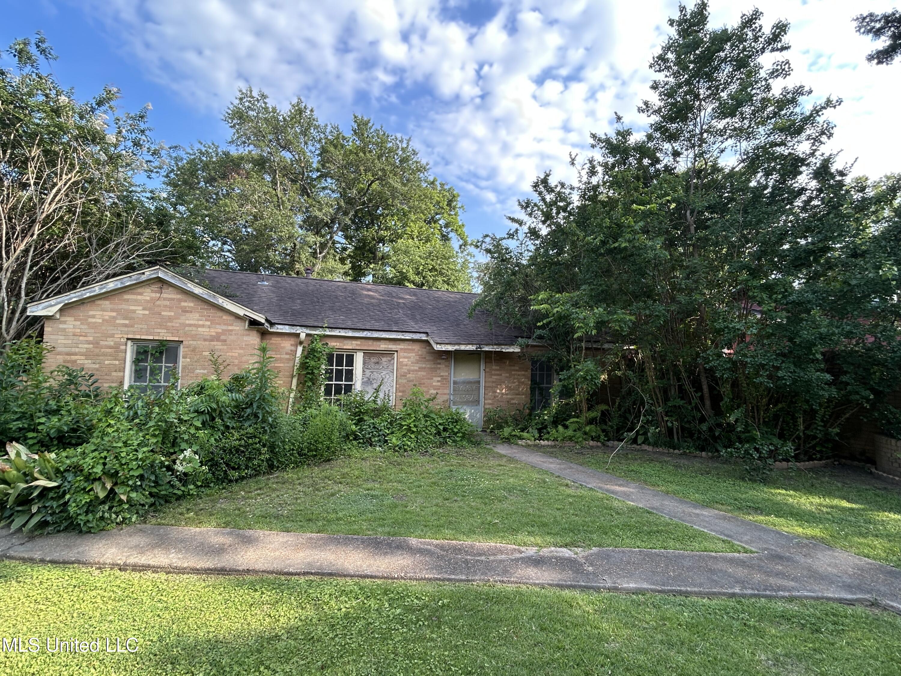 111 W Harding Avenue Property Photo 2