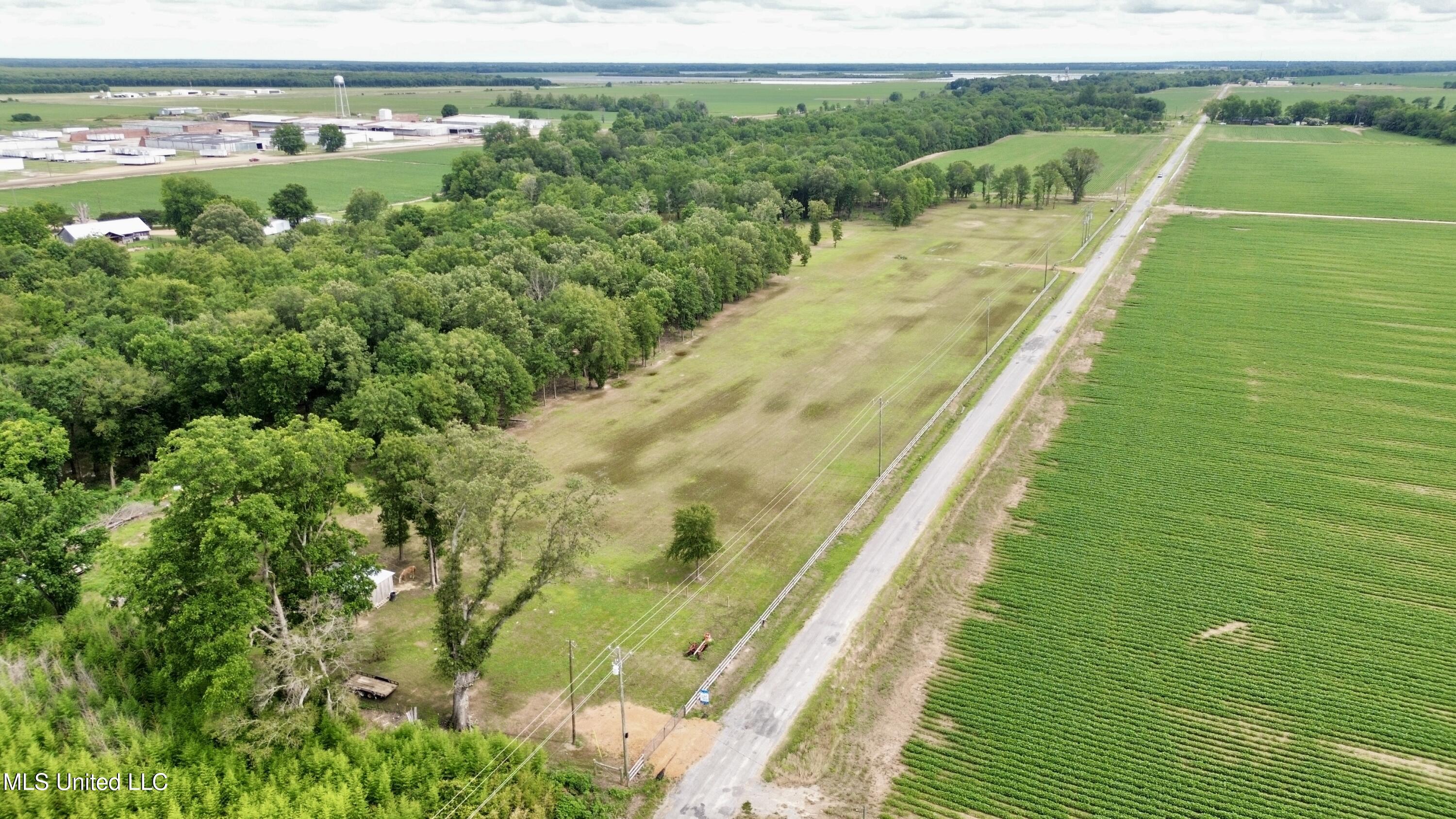 Blue Lake Road Property Photo 1