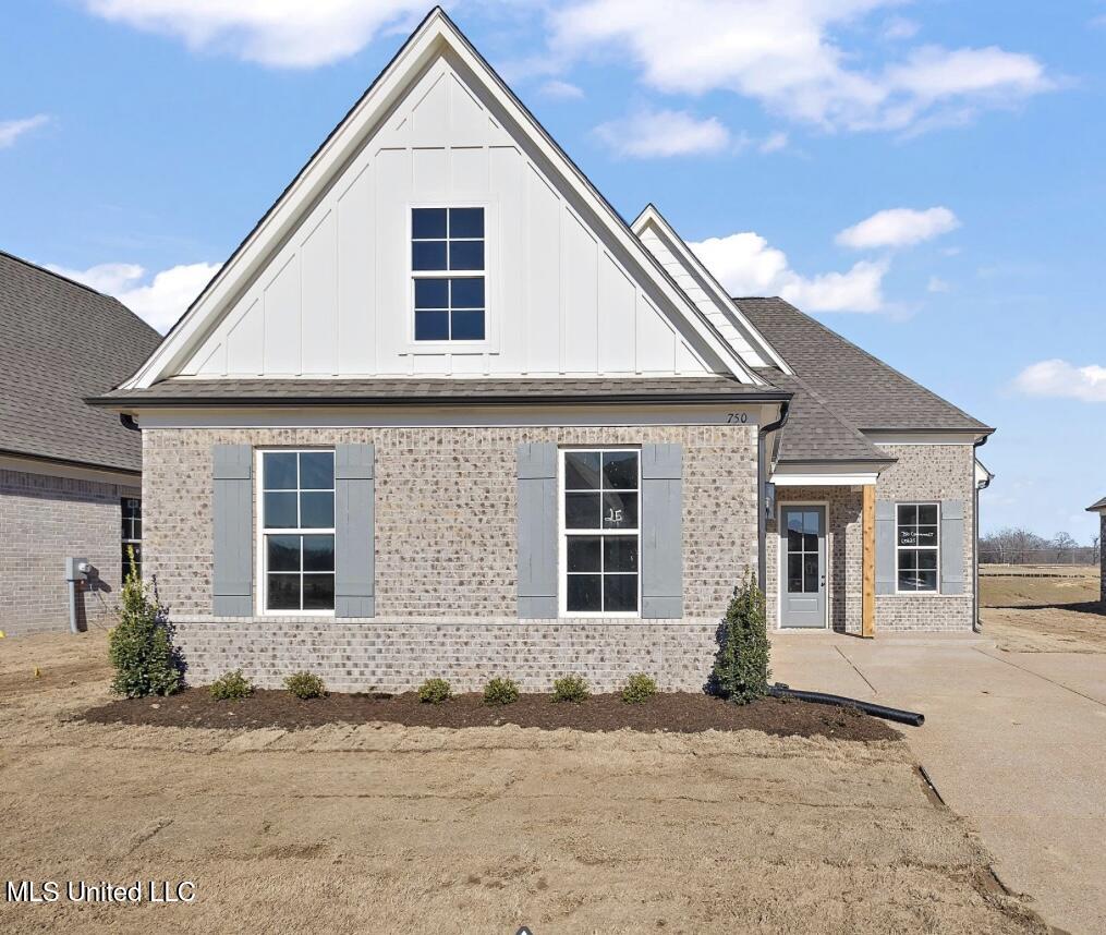 811 Coahoma Court Property Photo 1