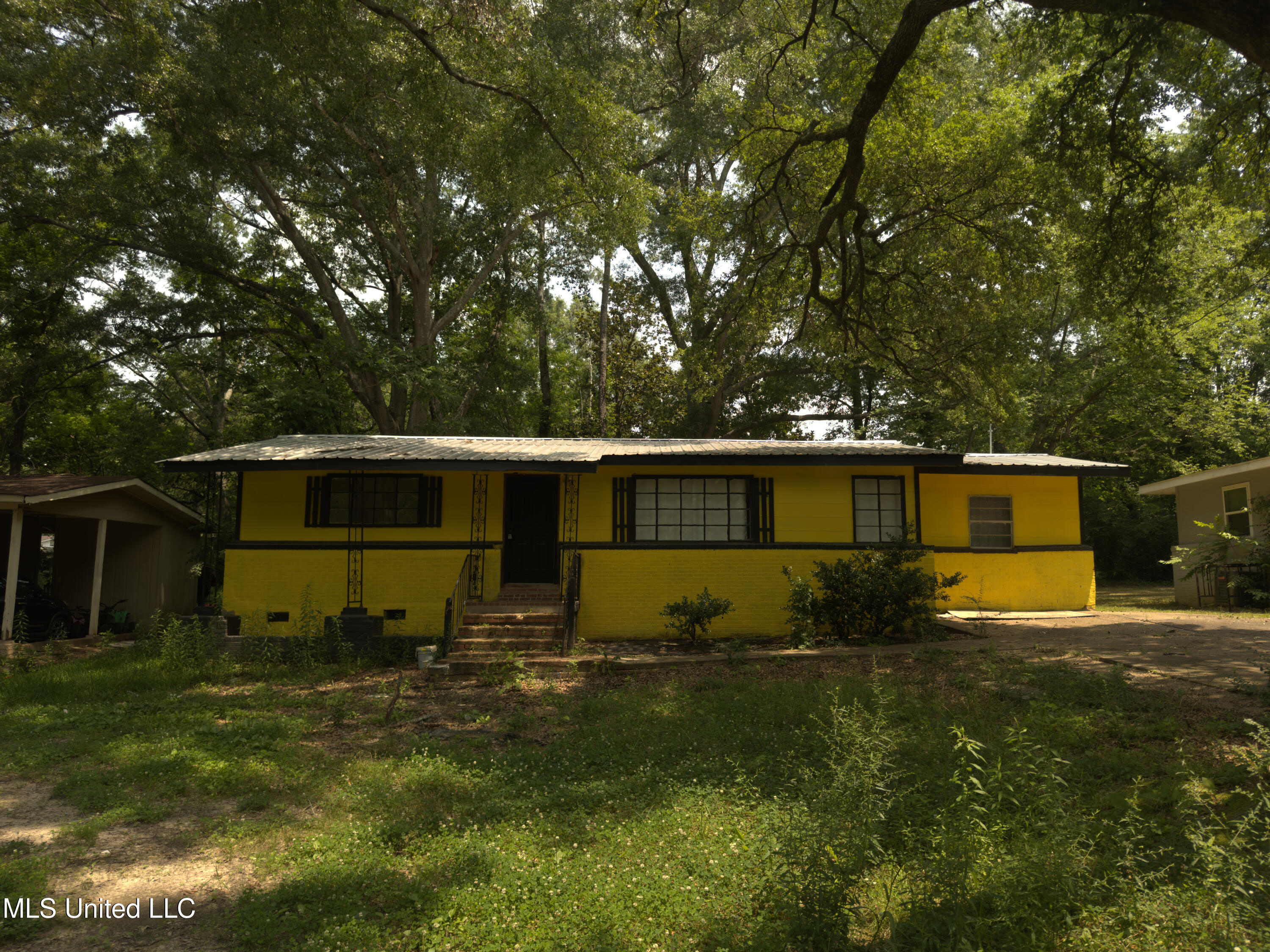 1136 Killarney Street Property Photo