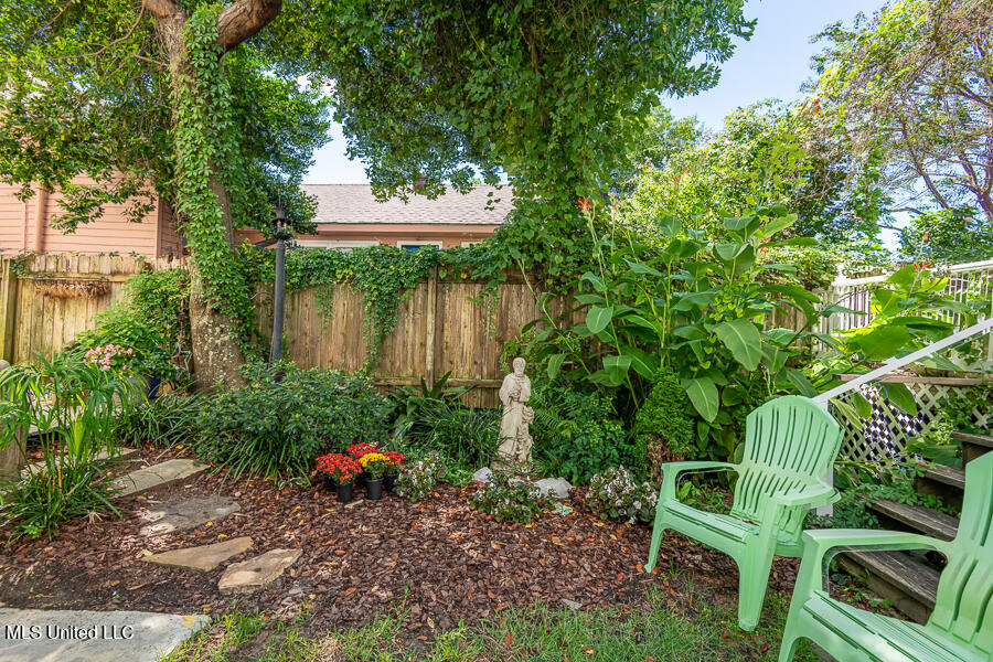 612 State Street Property Photo 4