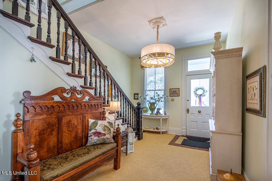 612 State Street Property Photo 10