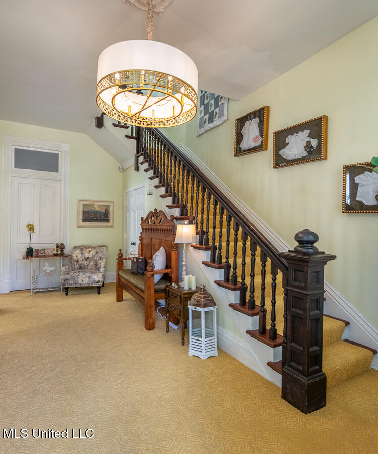 612 State Street Property Photo 11