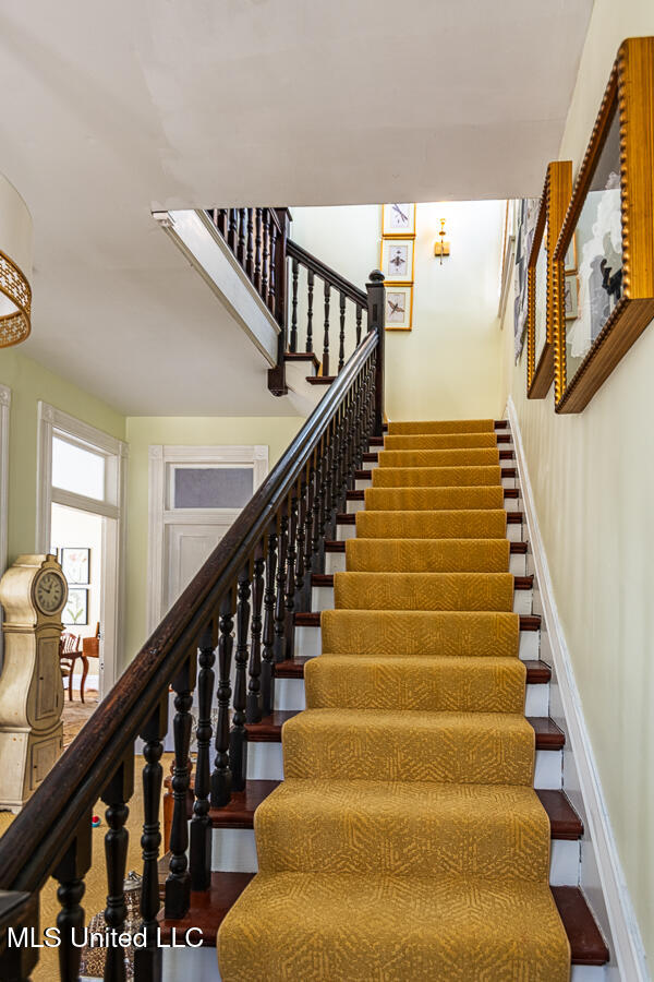 612 State Street Property Photo 13