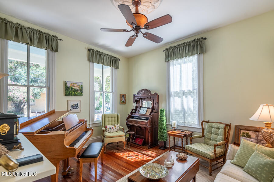 612 State Street Property Photo 14