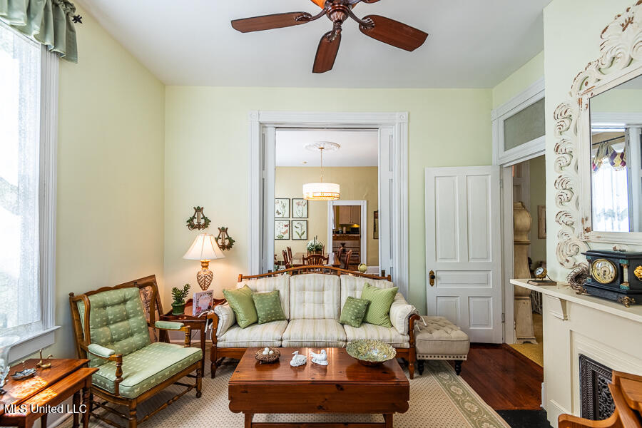 612 State Street Property Photo 15