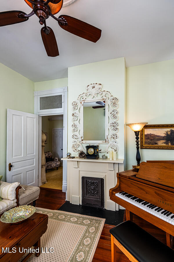 612 State Street Property Photo 16