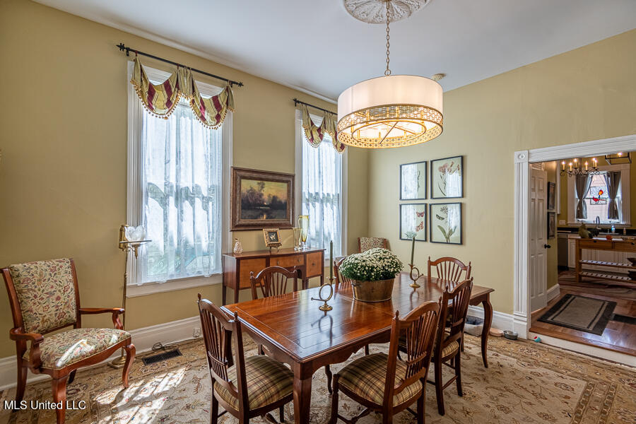 612 State Street Property Photo 17