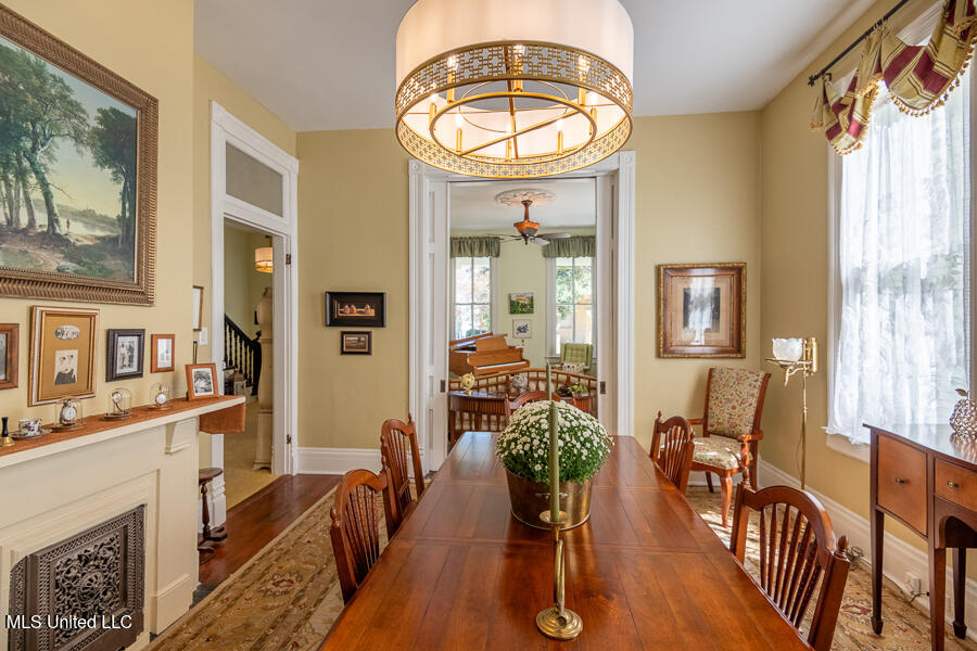 612 State Street Property Photo 18