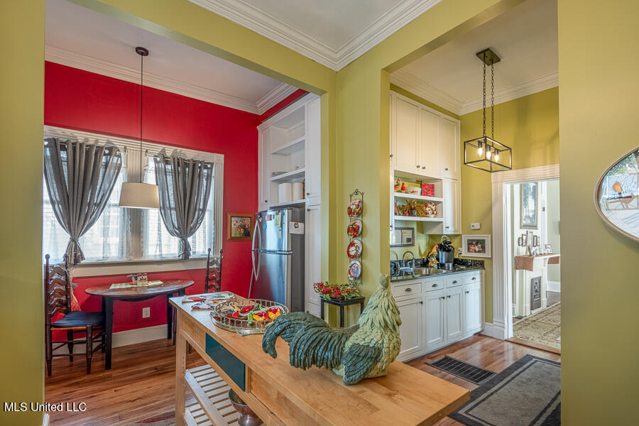 612 State Street Property Photo 26