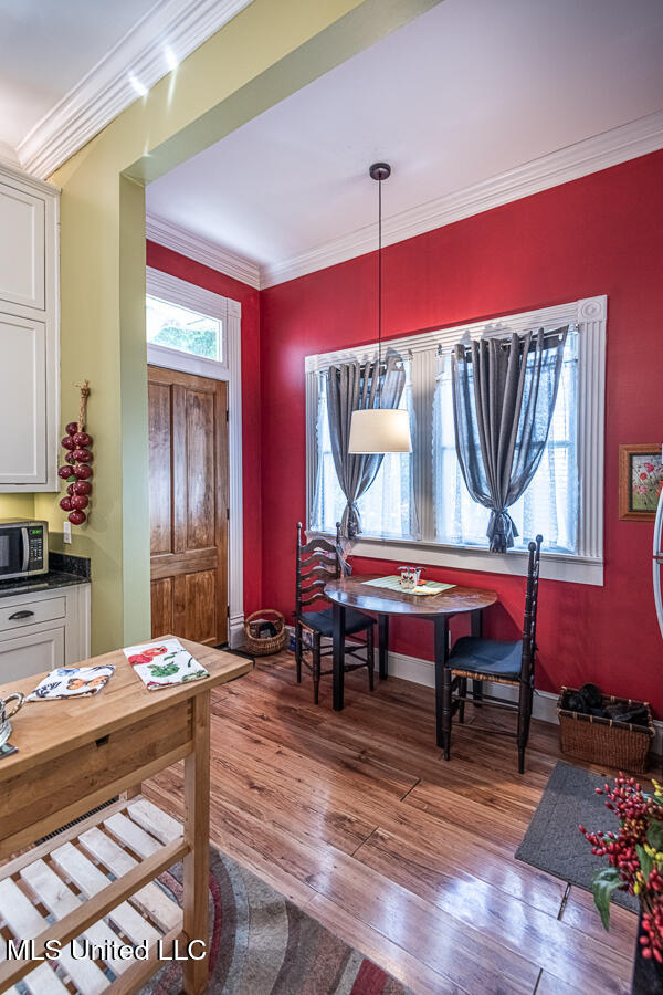 612 State Street Property Photo 27