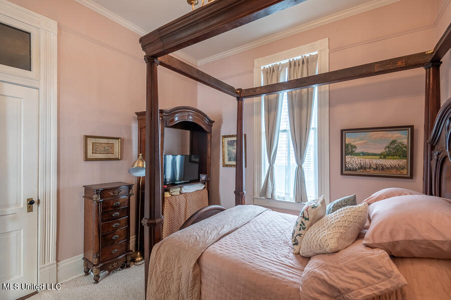 612 State Street Property Photo 28