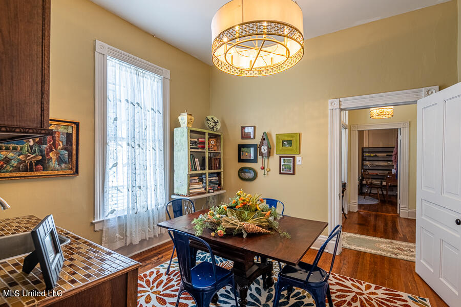 612 State Street Property Photo 35