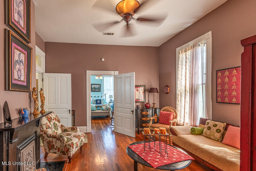 612 State Street Property Photo 38