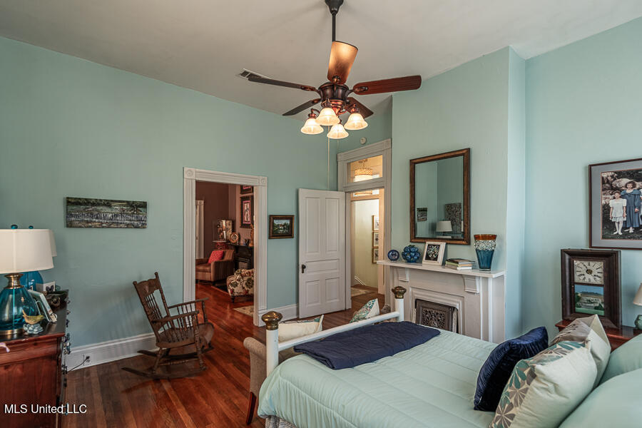 612 State Street Property Photo 43