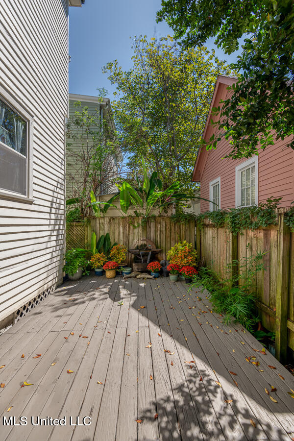 612 State Street Property Photo 52