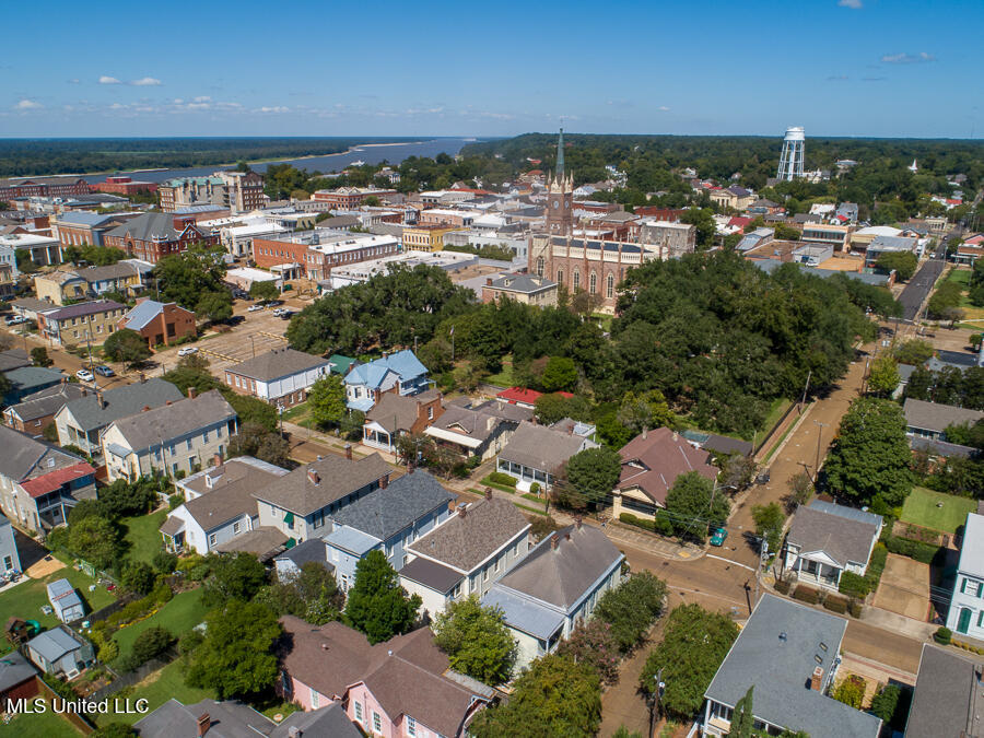 612 State Street Property Photo 54