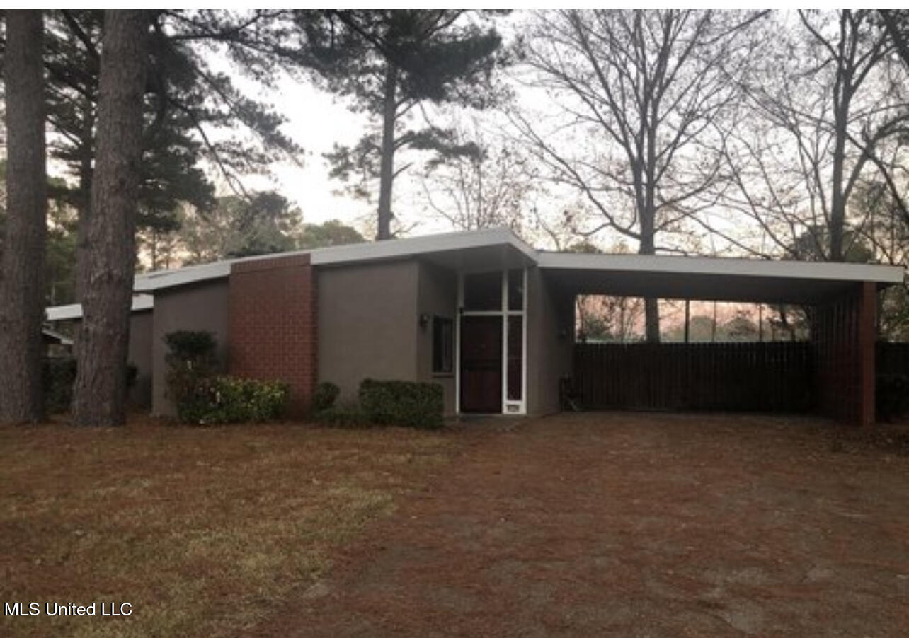2758 E Benwood Drive Property Photo 1