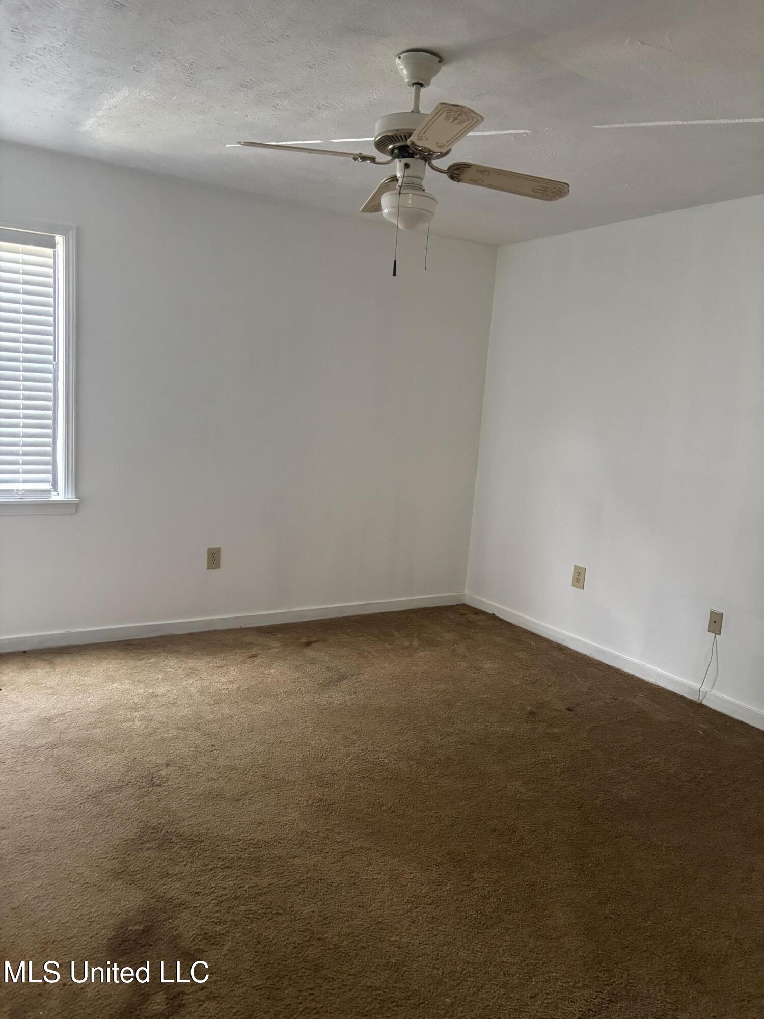 847 Woodbury Road Property Photo 10