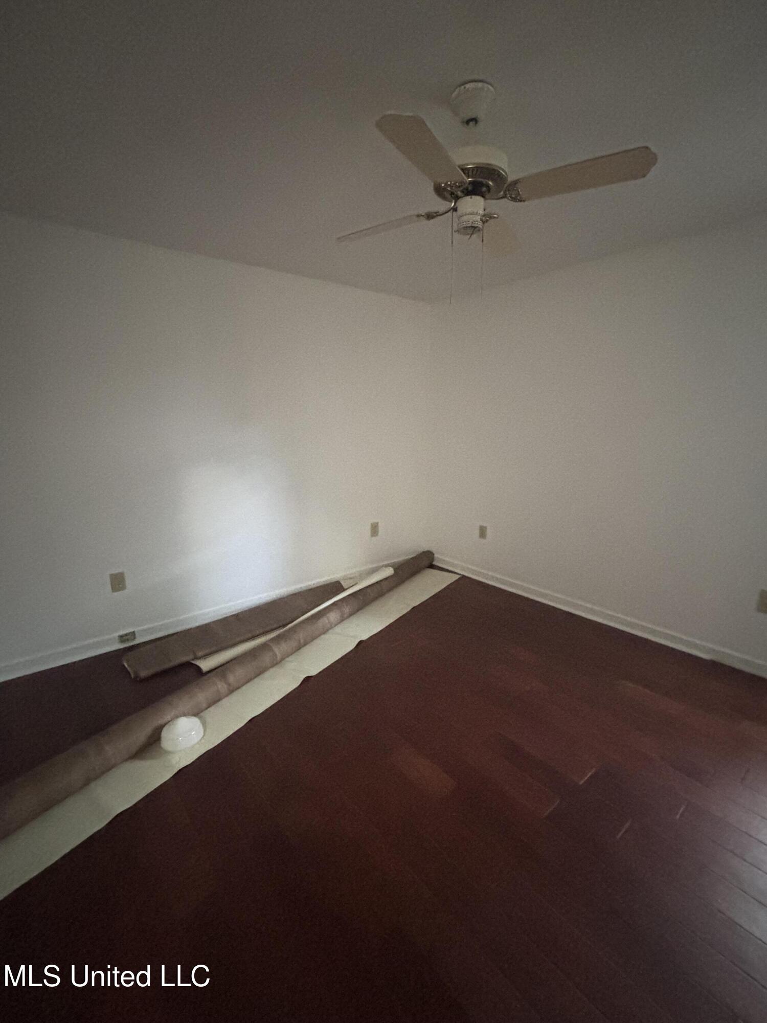 847 Woodbury Road Property Photo 12