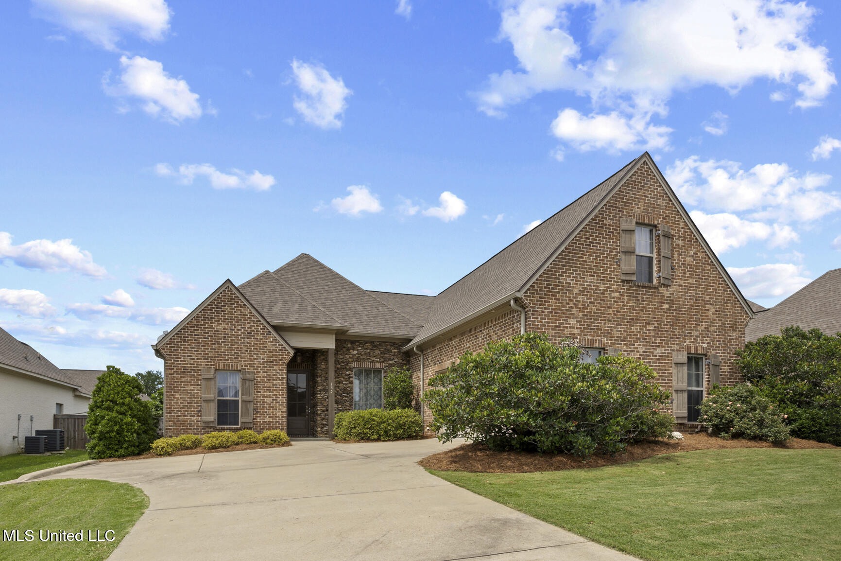 133 Sweetbriar Drive Property Photo 1