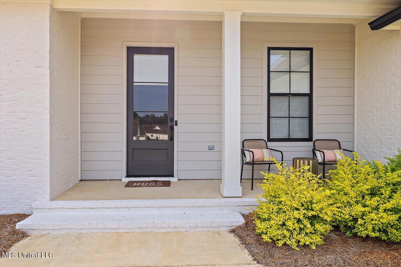 122 Seymour Drive Property Photo 3