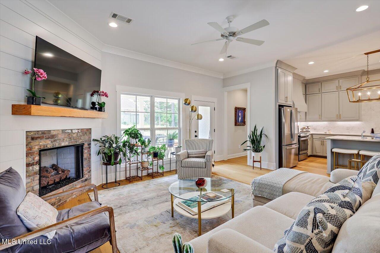 122 Seymour Drive Property Photo 6