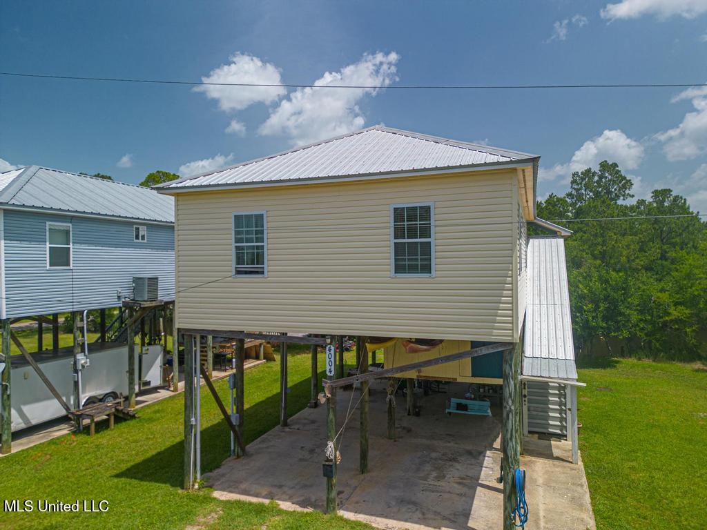 4004 Sailfish Street Property Photo 1