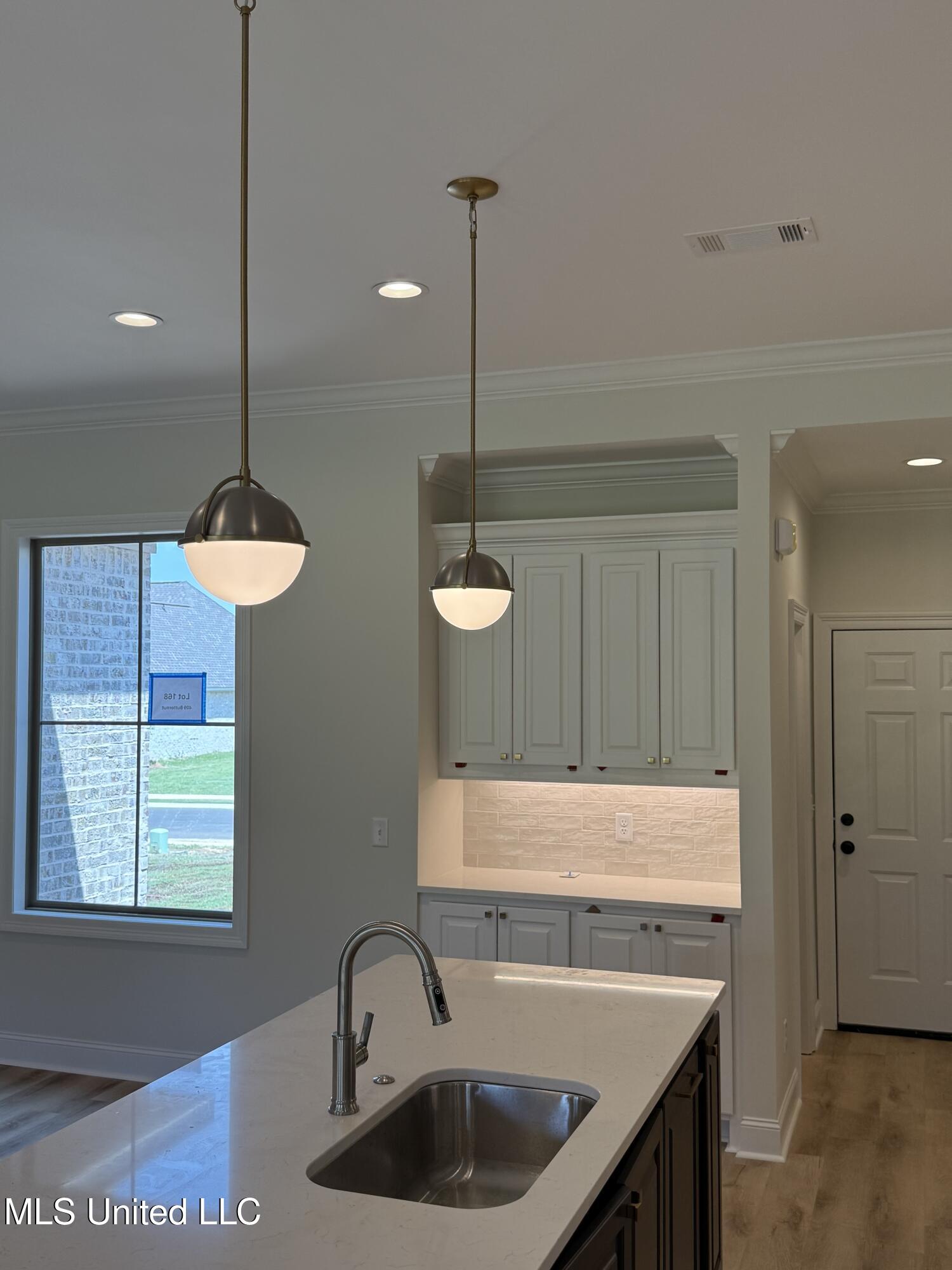 409 Butternut Drive Property Photo 12