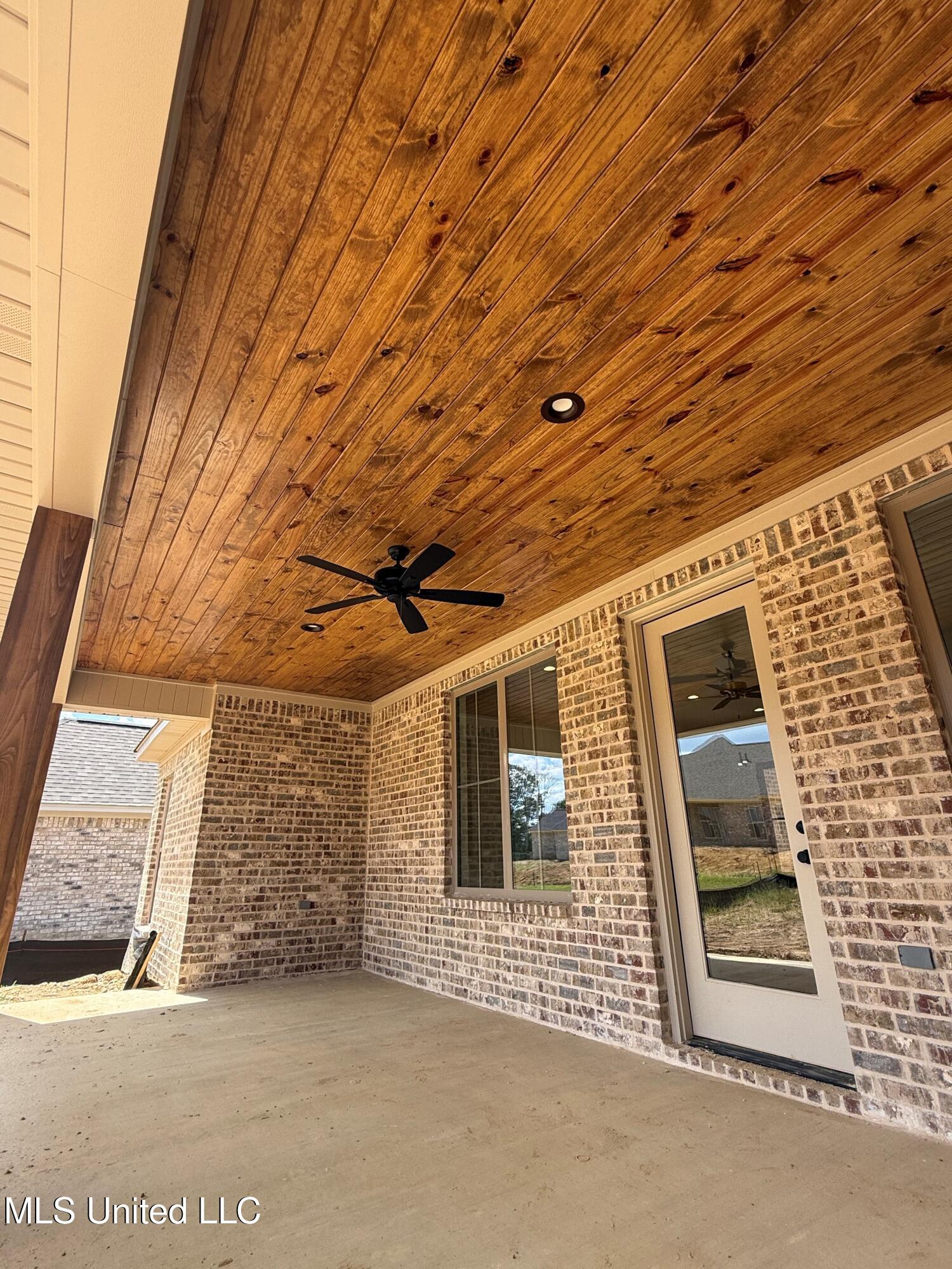 409 Butternut Drive Property Photo 32