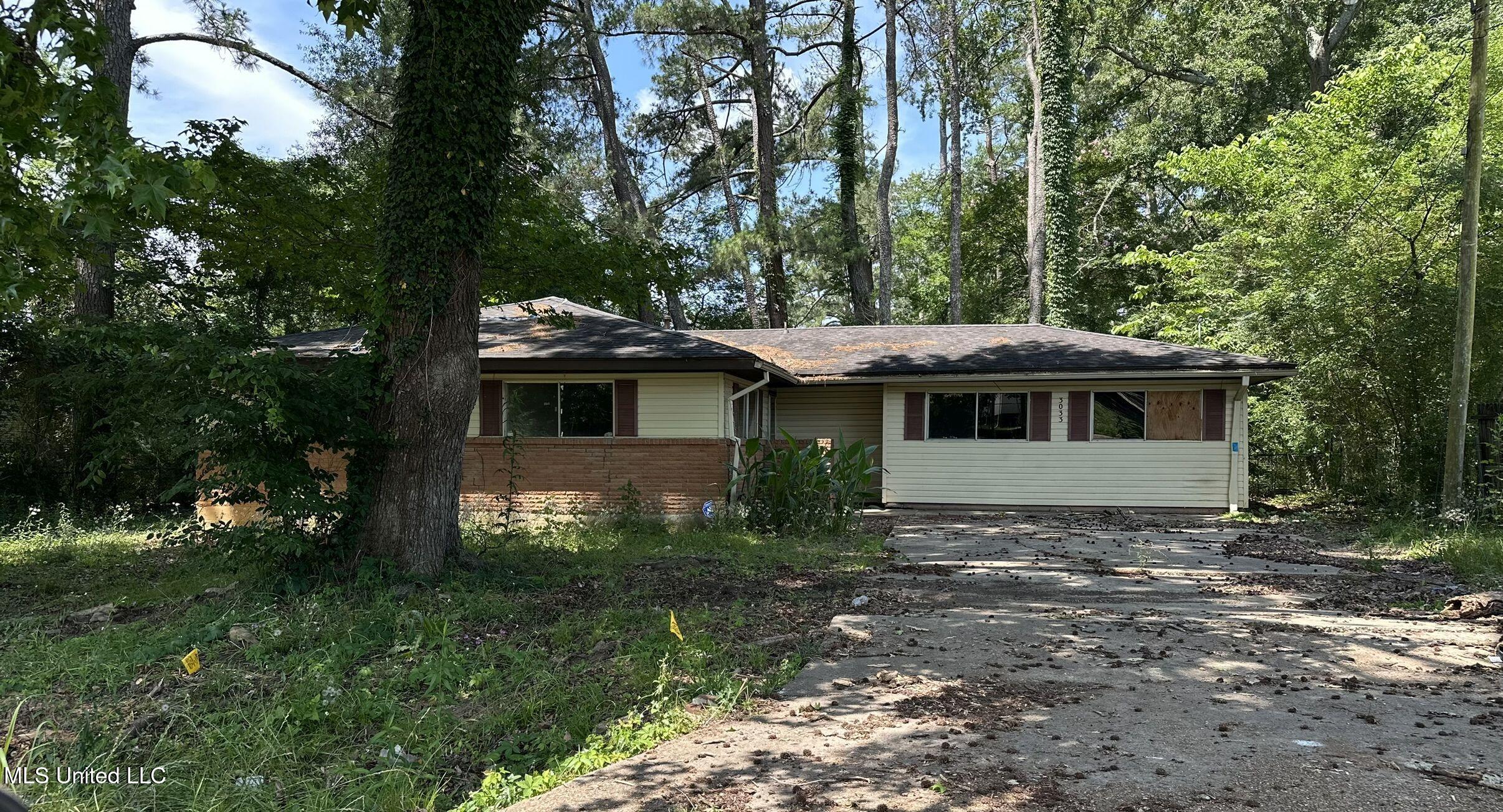 3033 Grey Boulevard Property Photo