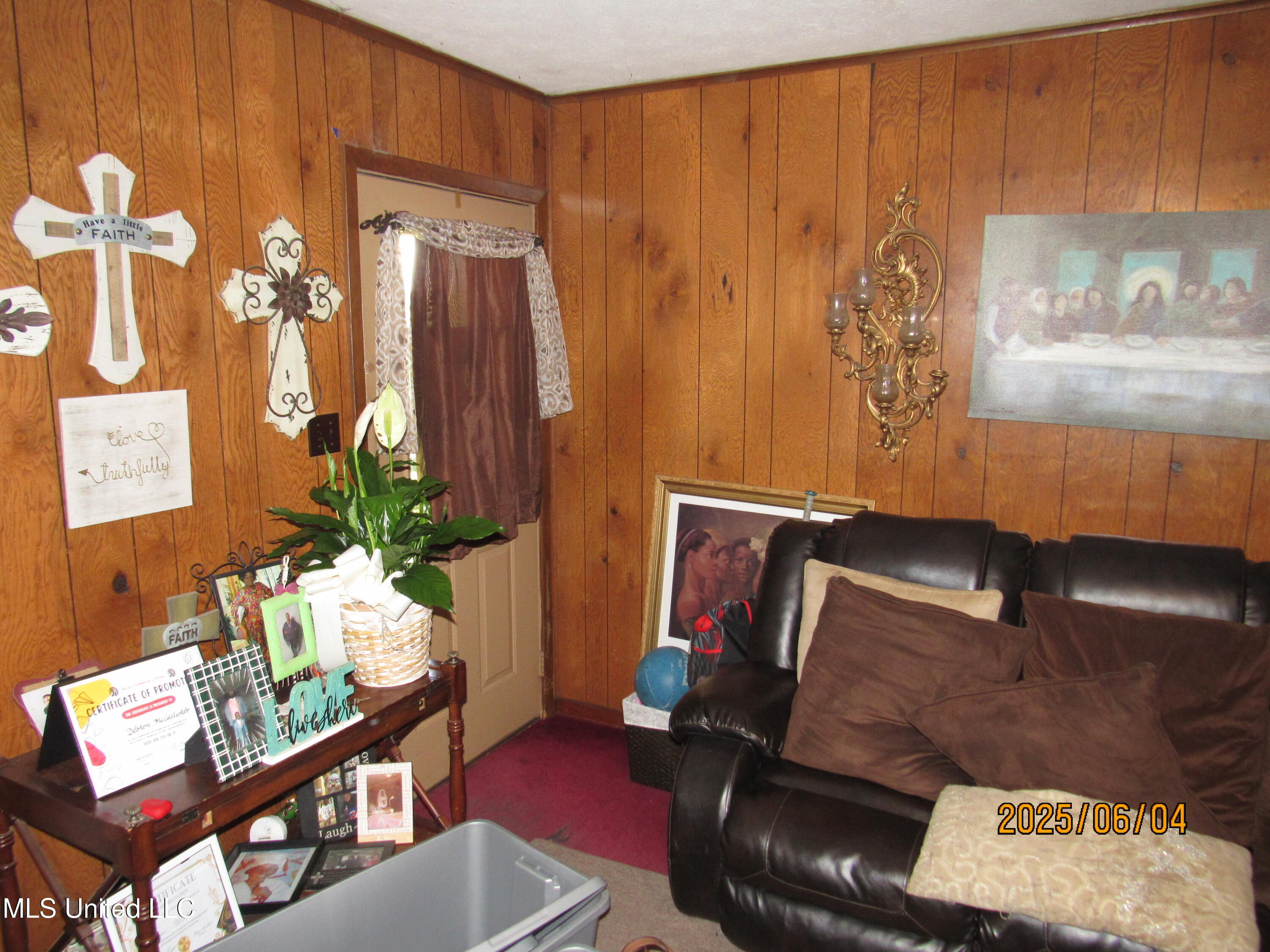 601 Central Property Photo 2