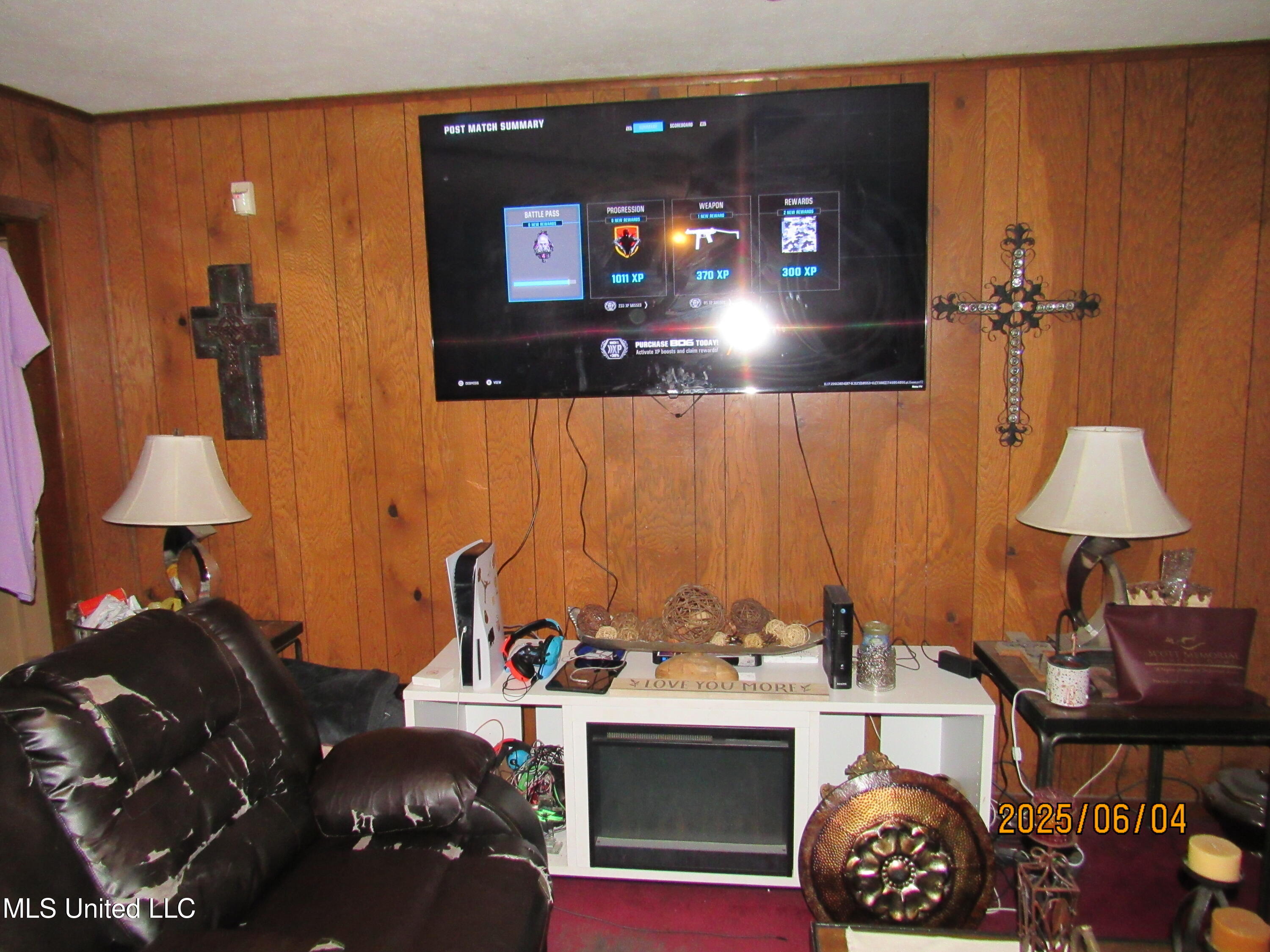 601 Central Property Photo 5