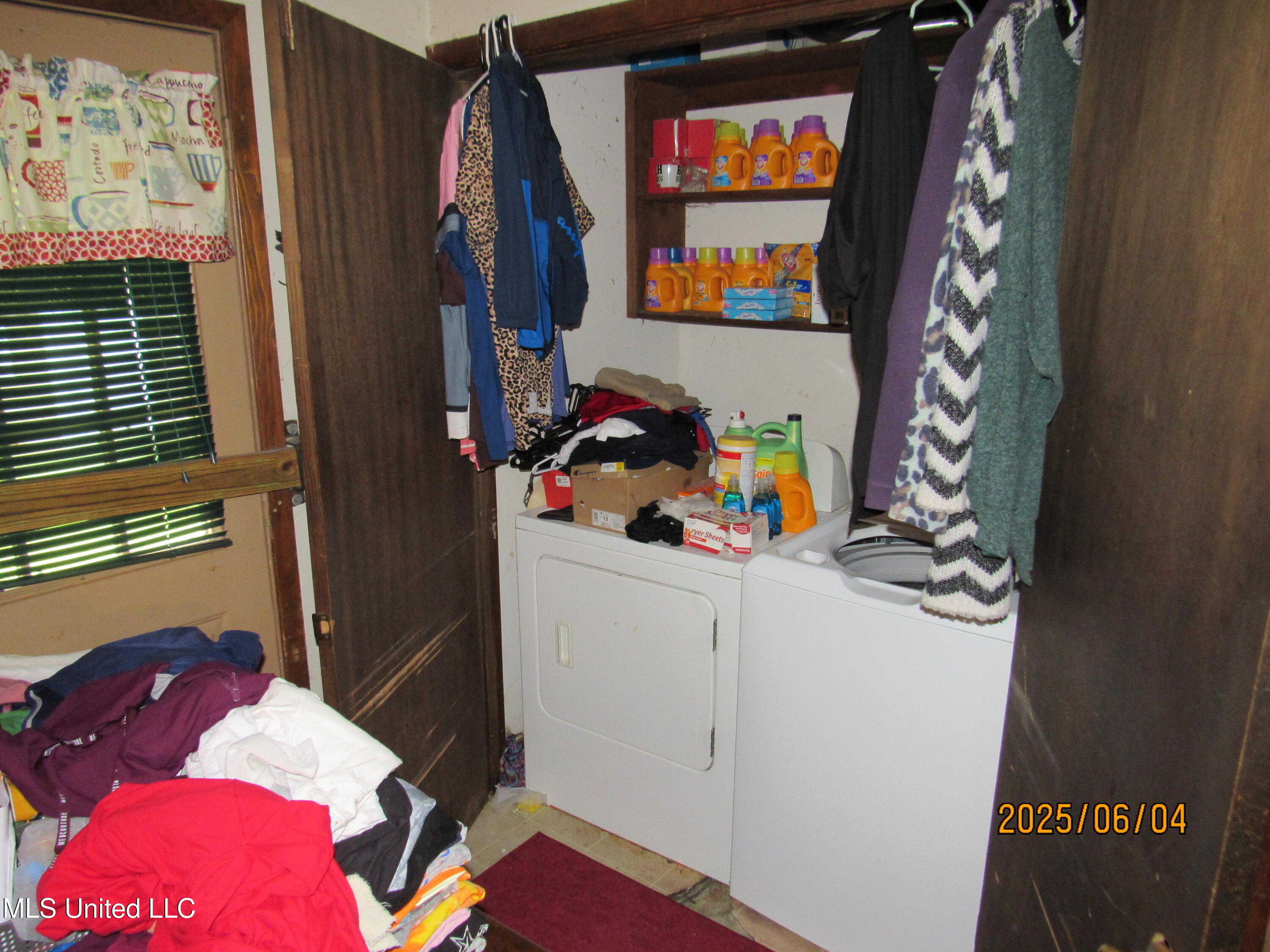 601 Central Property Photo 6