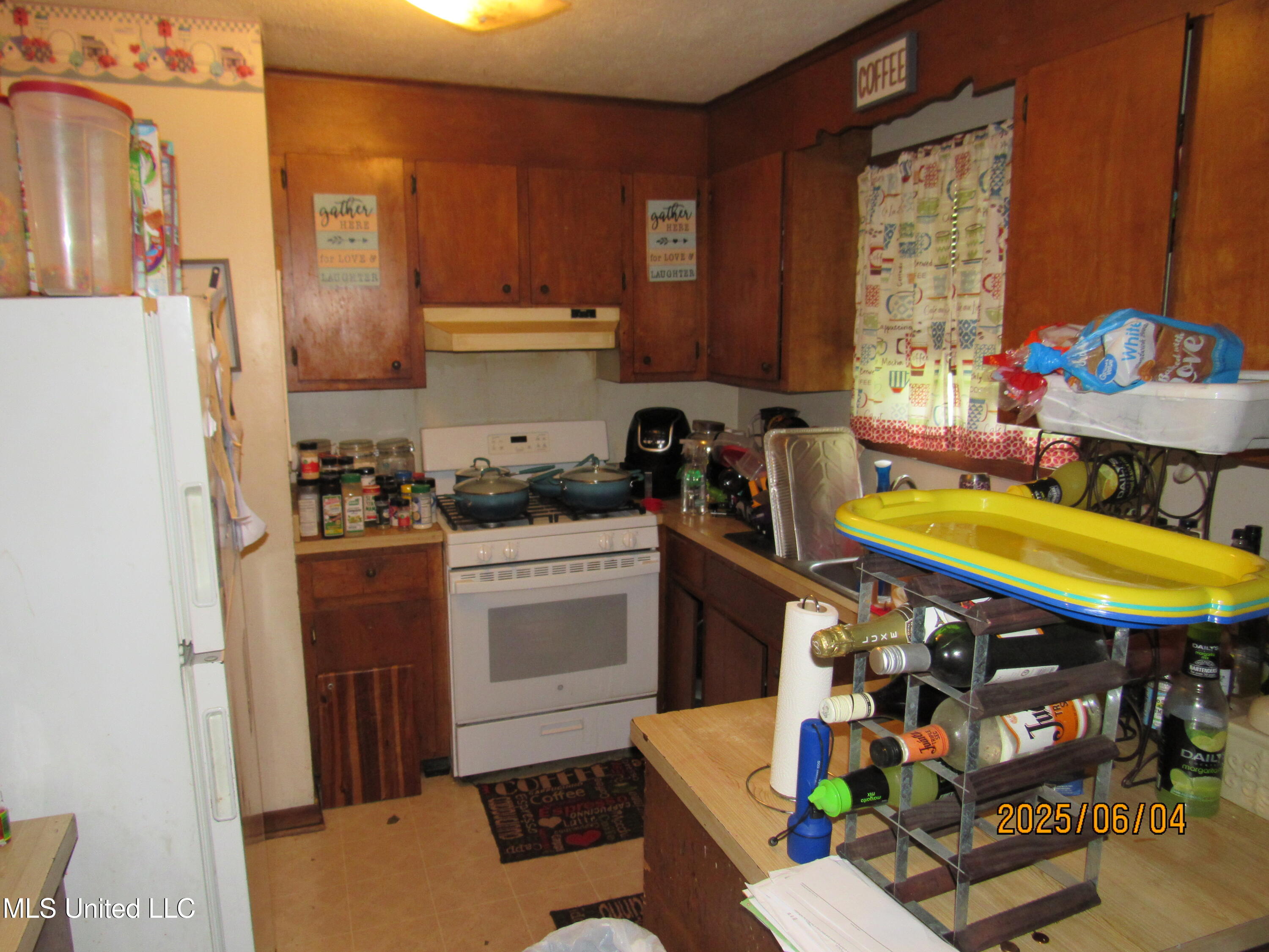 601 Central Property Photo 7