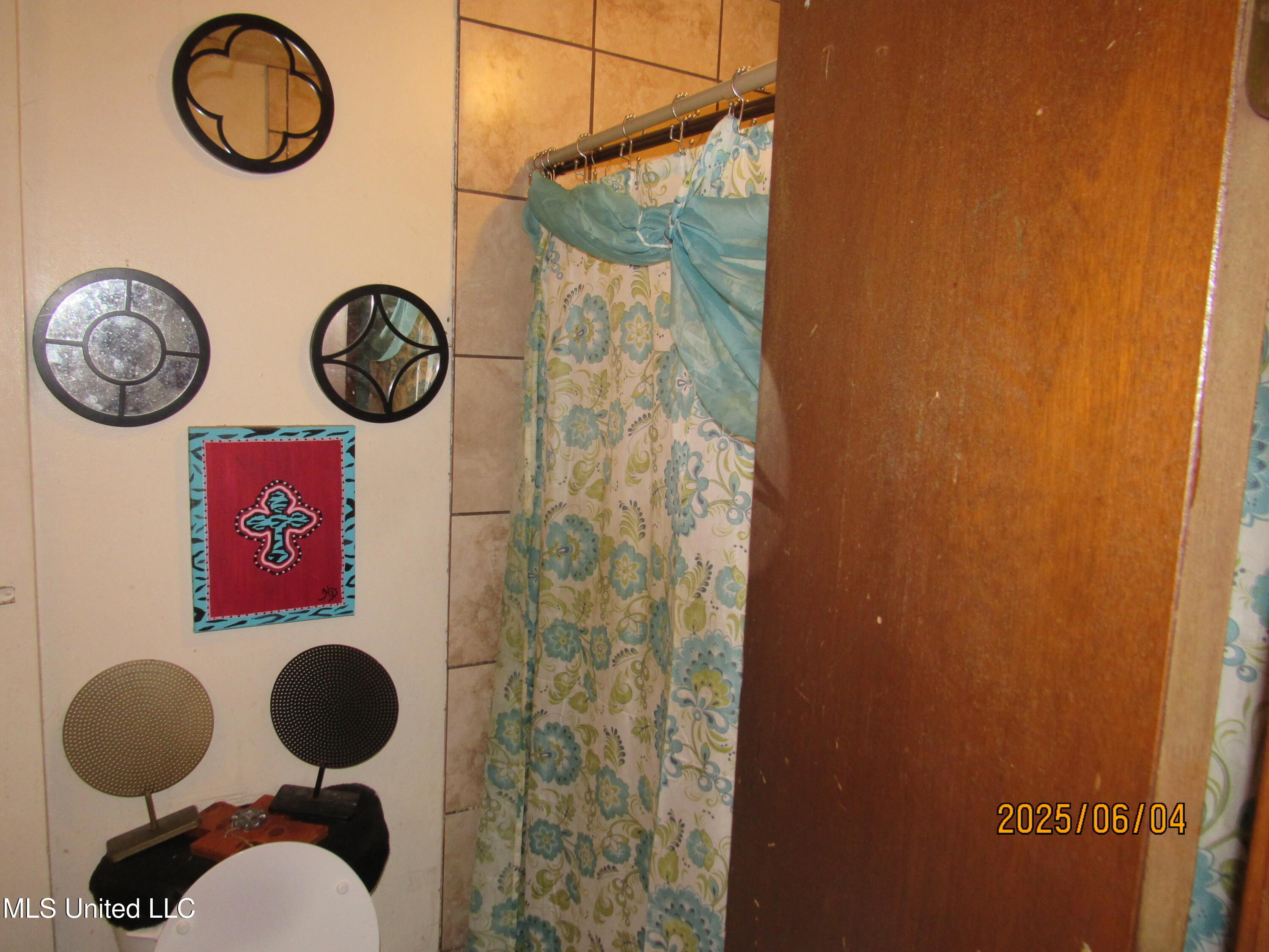 601 Central Property Photo 8