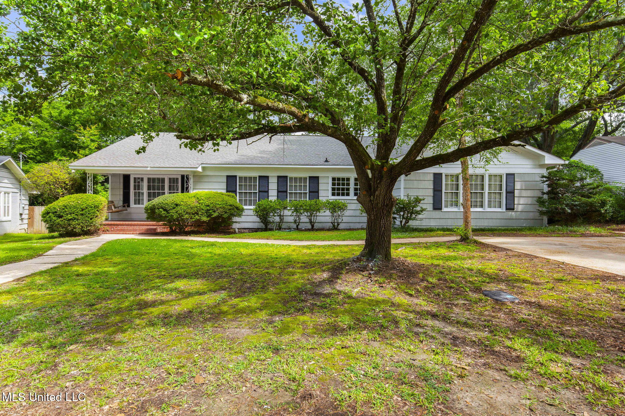 3821 Montrose Circle Property Photo 1