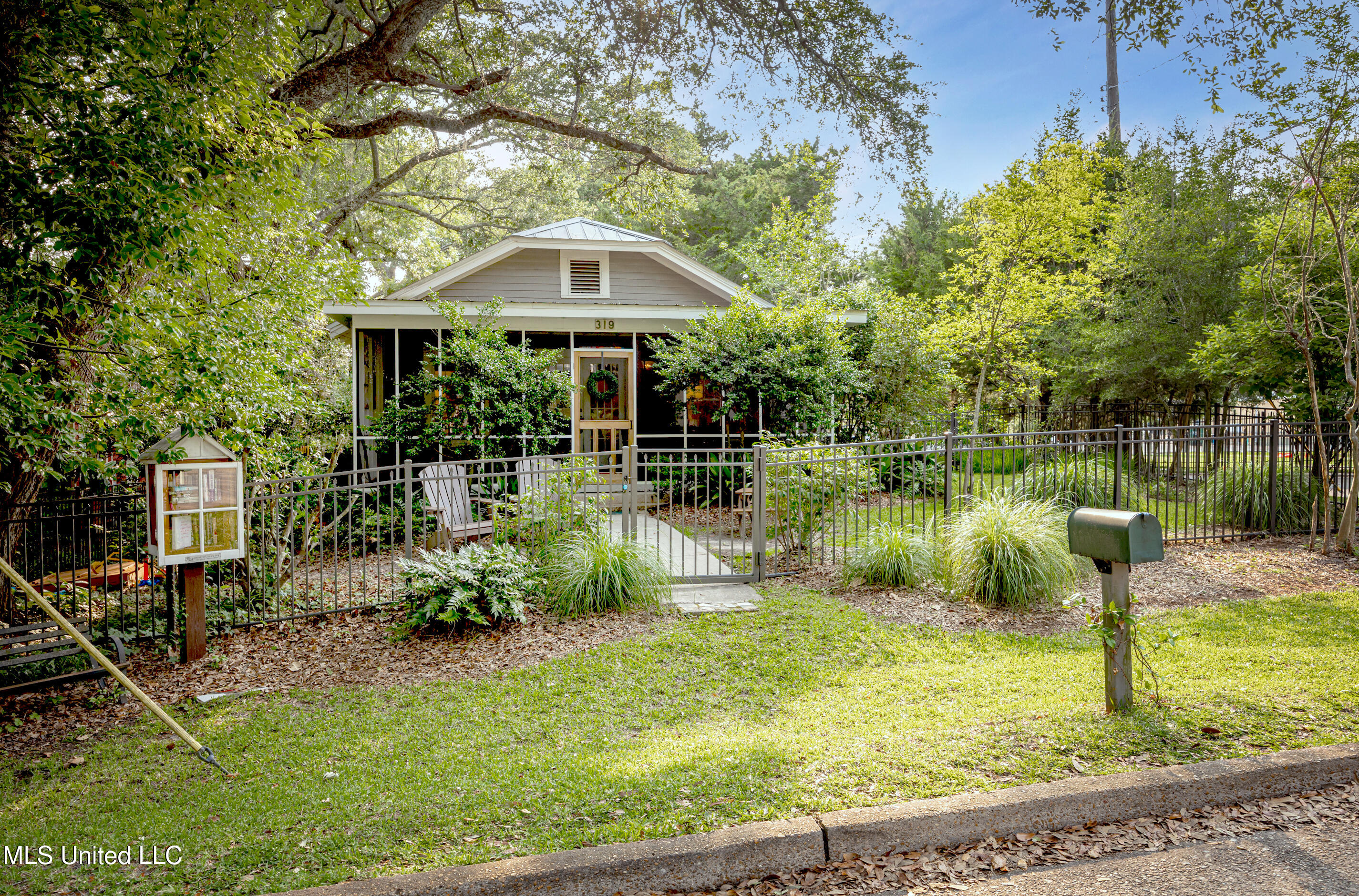 319 Washington Avenue Property Photo 1