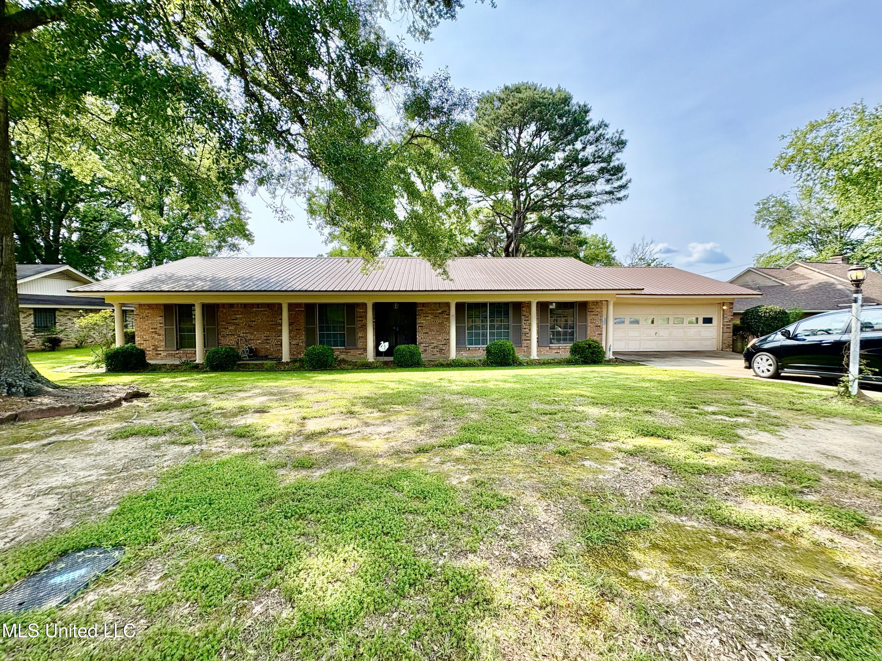 145 Swan Lake Drive Property Photo