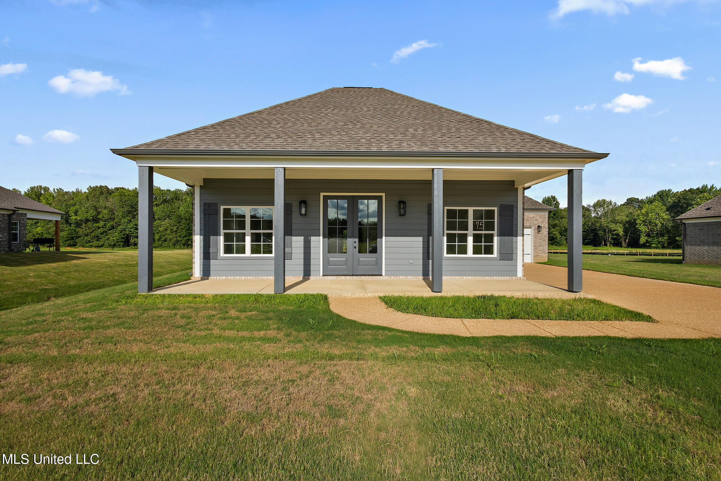 660 Wells Drive Property Photo 1