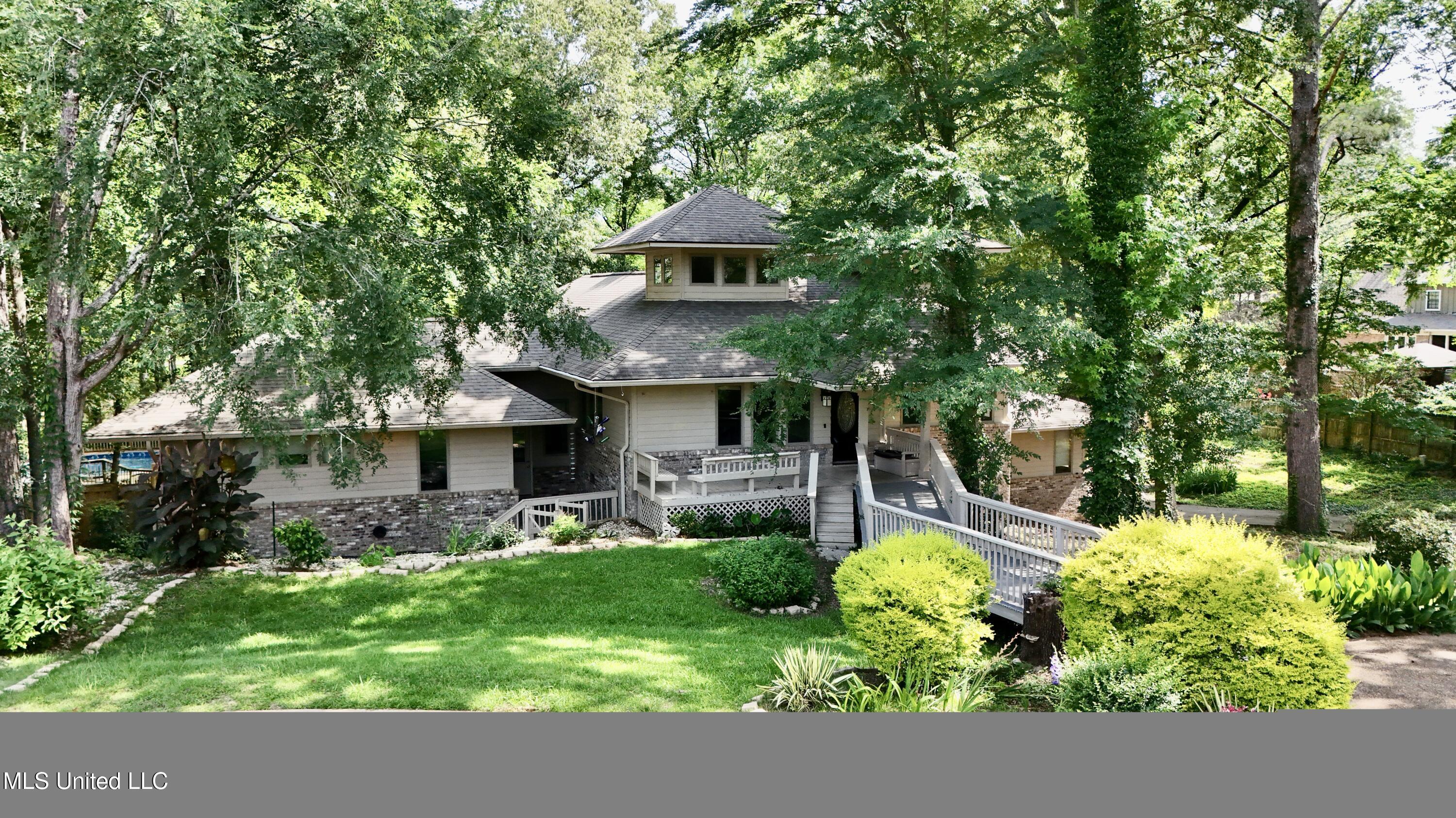 211 Monterey Drive Property Photo